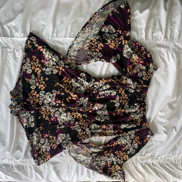 Express Off the Shoulder Floral Romper - Picture 2 of 2